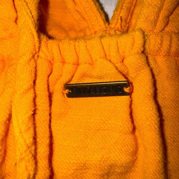 Billabong cover up- orange small but fits like an extra small - Picture 2 of 3